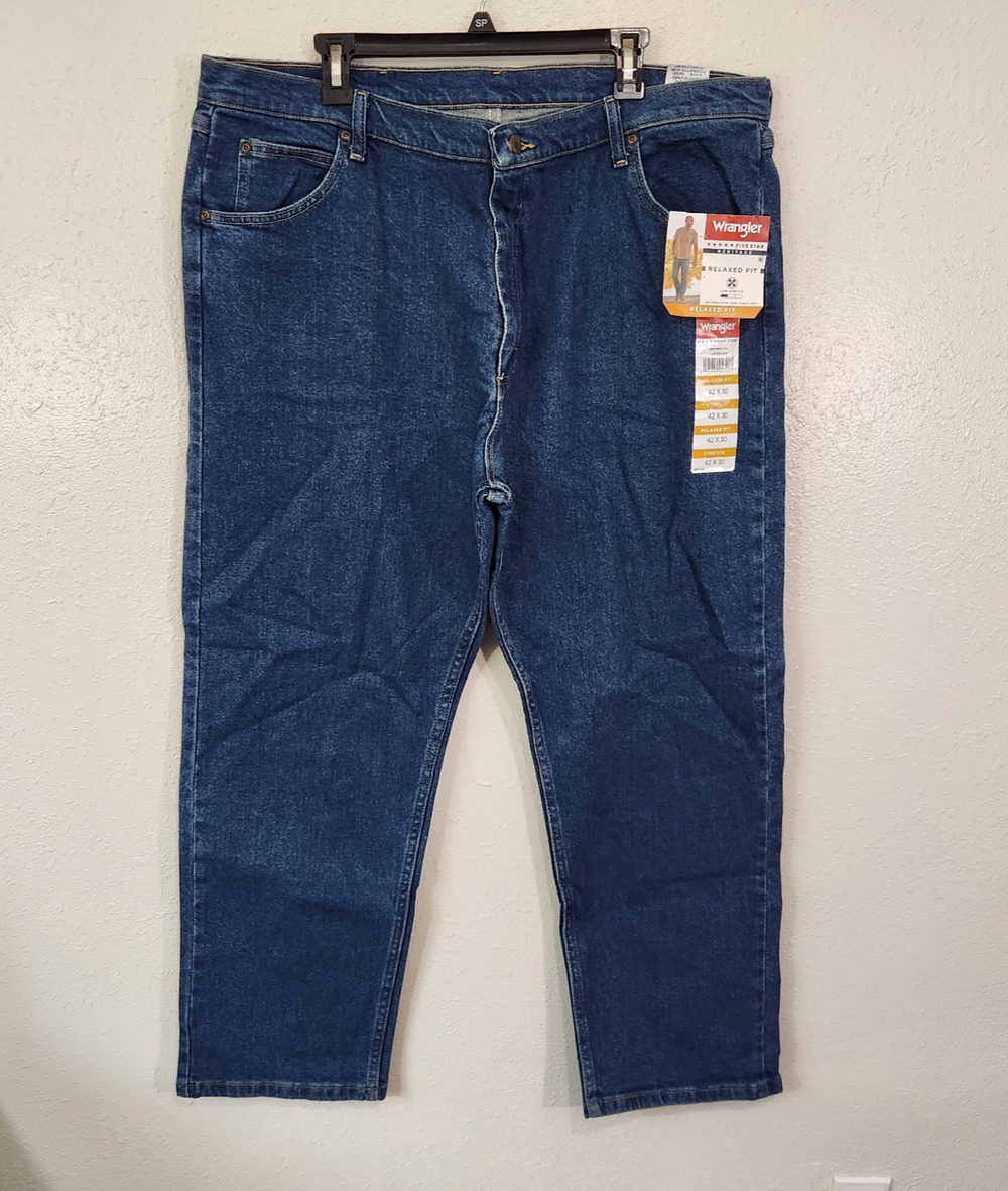 NWT Wrangler Mens Jeans 42x30 Relaxed Fit Blue Denim Classic 5 Pocket
